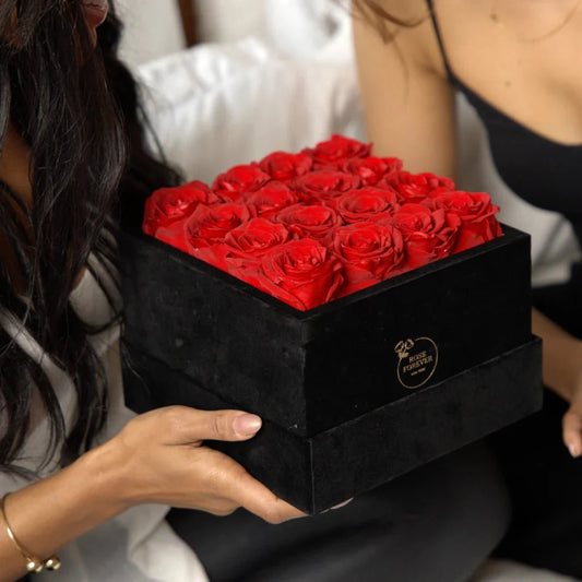 16 Red Roses - Black Velvet Eternity Roses Box